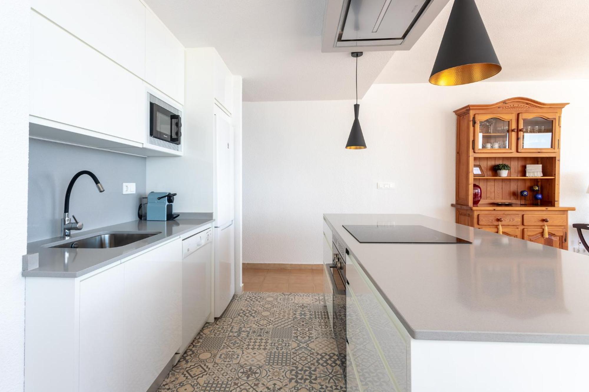 Apartamento Beachfront In Poniente